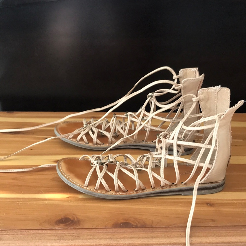 American eagle sandals